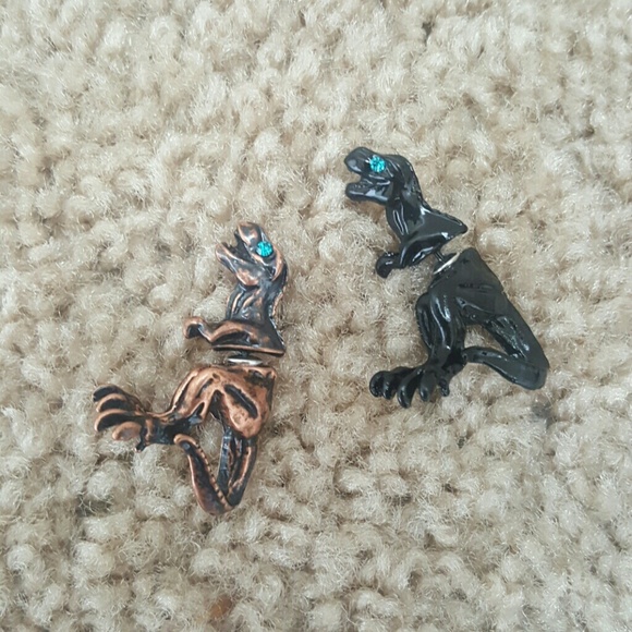 New Design 2 Pcs Punk Cool Dinosaur T-rex Earring - Picture 4 of 9